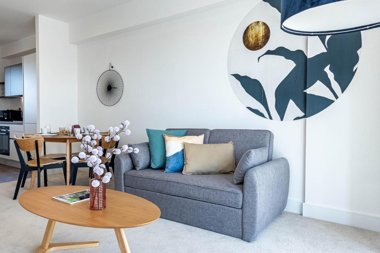Modern Apartments With Balcony In Merton Near Wimbledon By Sojo Stay Mitcham Dış mekan fotoğraf