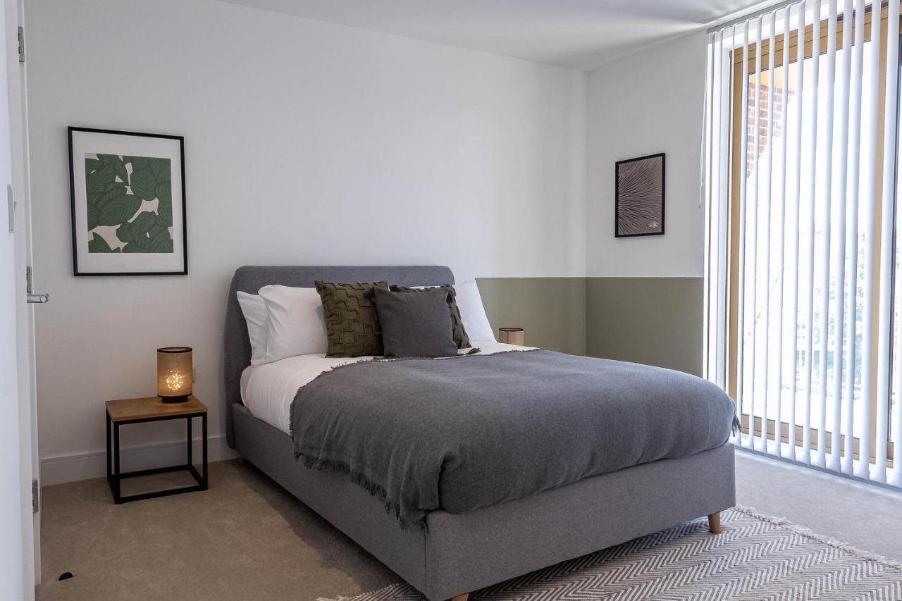 Modern Apartments With Balcony In Merton Near Wimbledon By Sojo Stay Mitcham Dış mekan fotoğraf