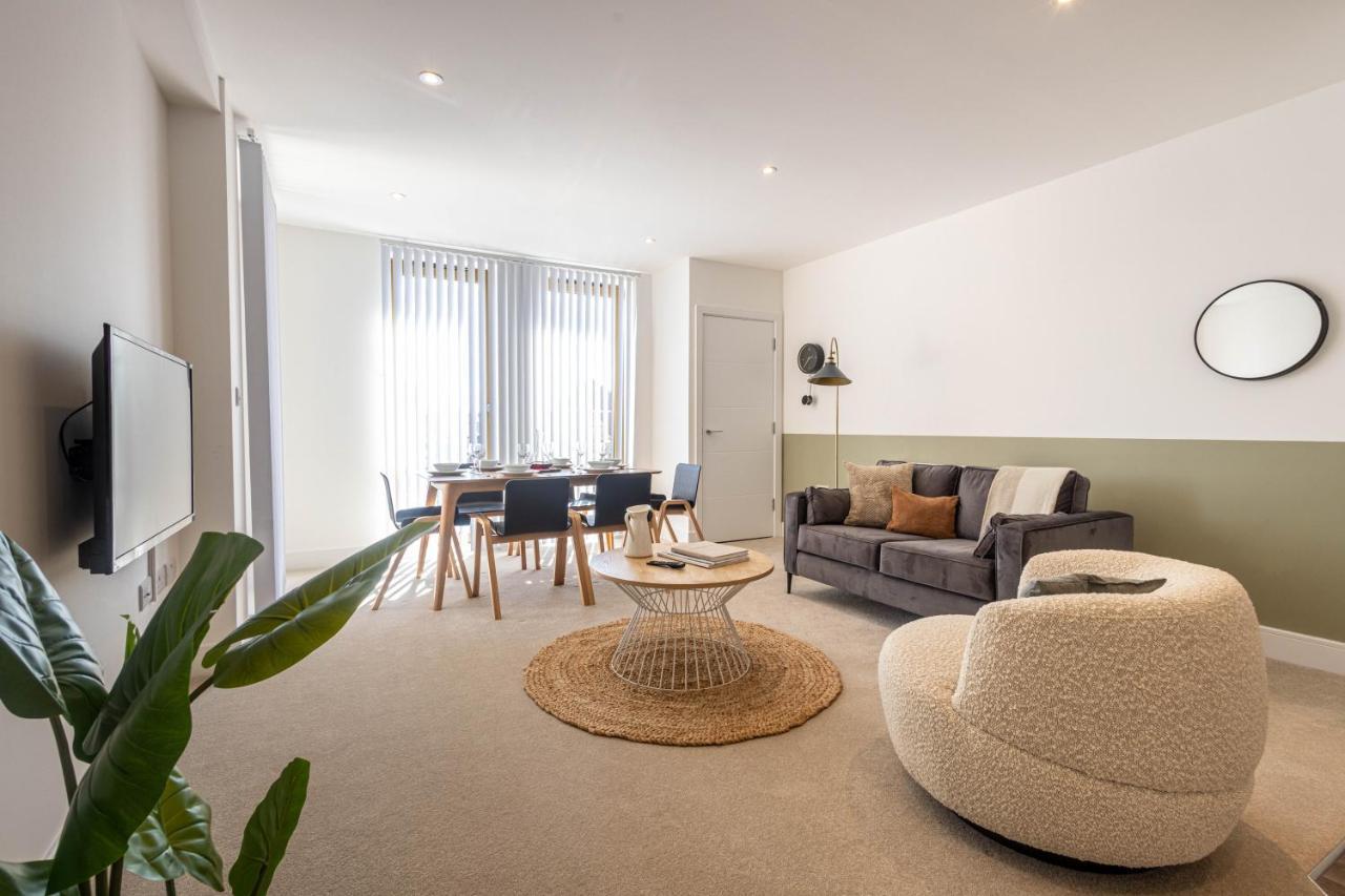 Modern Apartments With Balcony In Merton Near Wimbledon By Sojo Stay Mitcham Dış mekan fotoğraf