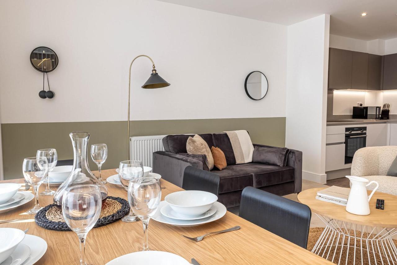 Modern Apartments With Balcony In Merton Near Wimbledon By Sojo Stay Mitcham Dış mekan fotoğraf