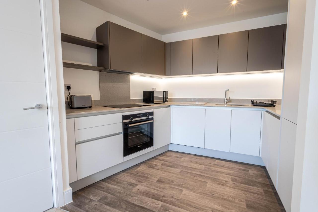 Modern Apartments With Balcony In Merton Near Wimbledon By Sojo Stay Mitcham Dış mekan fotoğraf