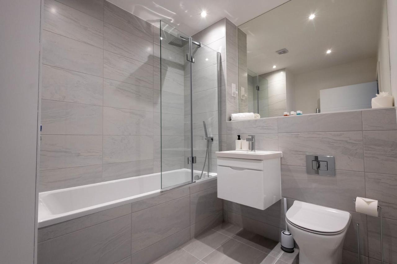 Modern Apartments With Balcony In Merton Near Wimbledon By Sojo Stay Mitcham Dış mekan fotoğraf