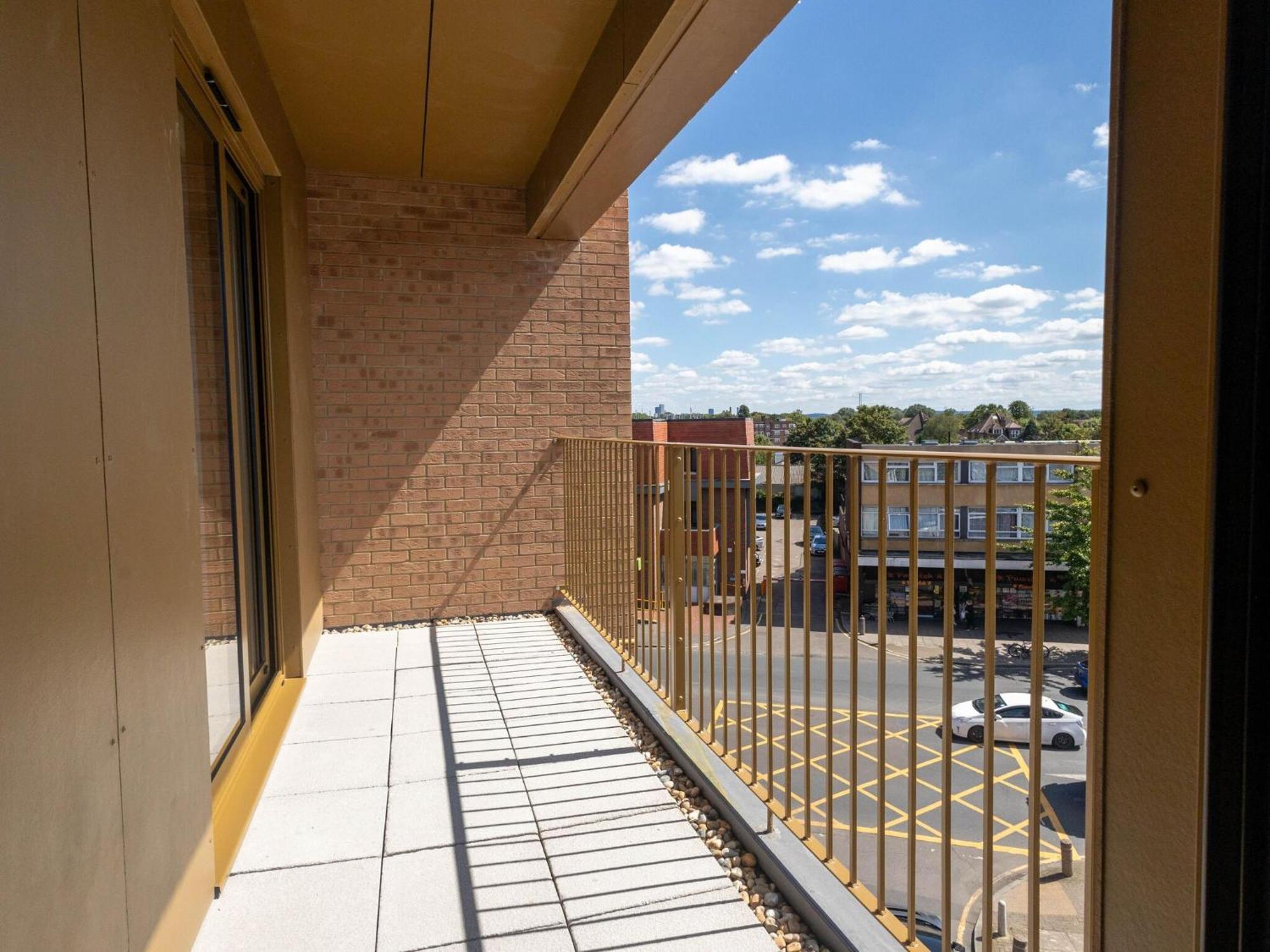 Modern Apartments With Balcony In Merton Near Wimbledon By Sojo Stay Mitcham Dış mekan fotoğraf